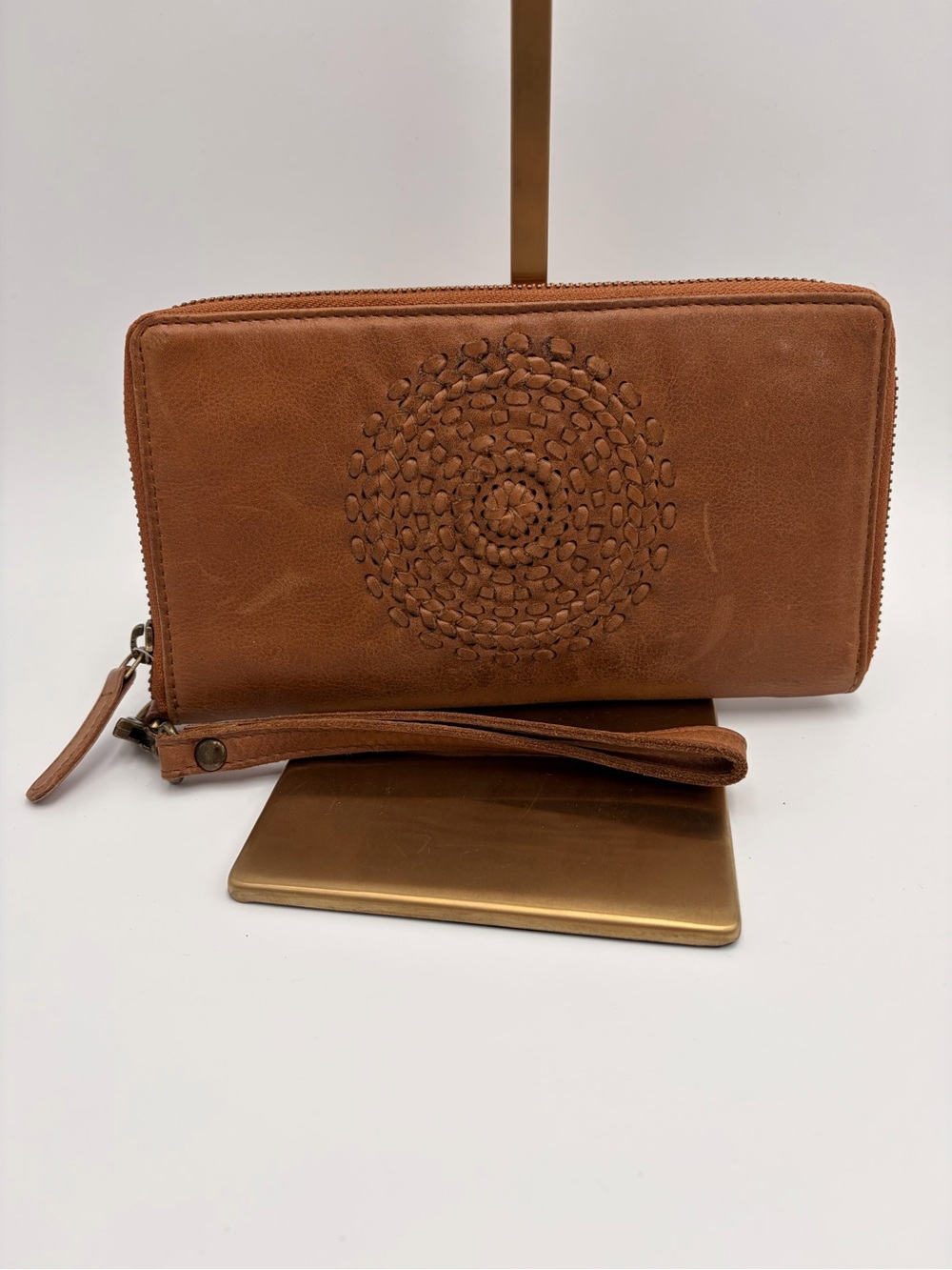 Vilenca Holland Tooled Leather Zip Around Wristlet Wallet Tan